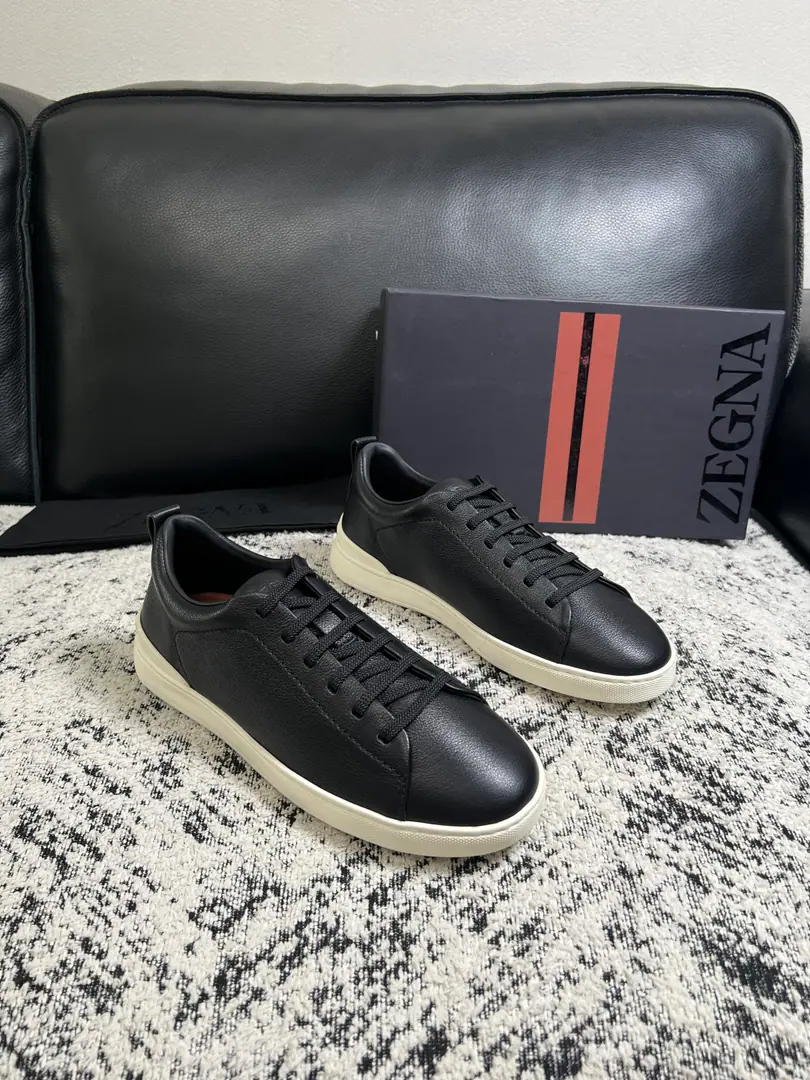 ⚠️Just change the code and don't back off.⚠️ Zegna High Quality Top-level craft Jenya. New plant configuration for cabinet, Italian imports of cow flour, Importing cattle mats., I'm comfortable with air., Shoes under the sole.: The original factory is super comfortable with the original base., The original factory and the single. Welcome to the comparison., Codes 39-44（Sold 45 46 47 ）
