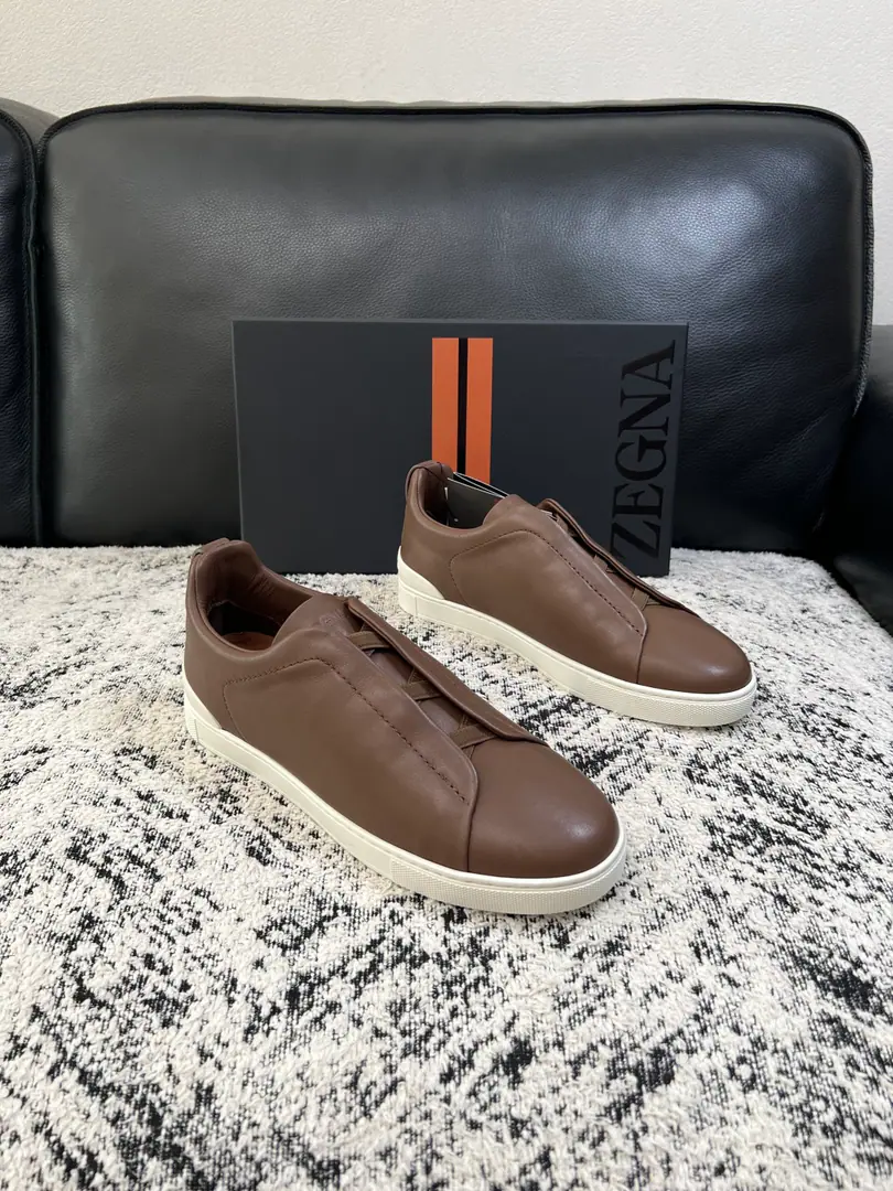 Zegna High Quality Top-level craft Jenya. New plant configuration for cabinet, Italian imports of cow flour, Importing cattle mats., I'm comfortable with air., Shoes under the sole.: The original factory is super comfortable with the original base., The original factory and the single. Codes 39-44（Sold 45 46 ）