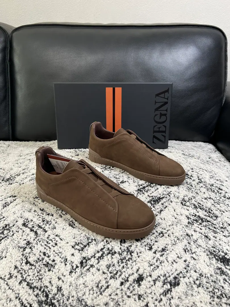 Zegna High Quality Top-level craft Jenya. New plant configuration for cabinet, Italian imports of cow flour, Importing cattle mats., I'm comfortable with air., Shoes under the sole.: The original factory is super comfortable with the original base., The original factory and the single. Codes 39-44（Sold 45 46 ）