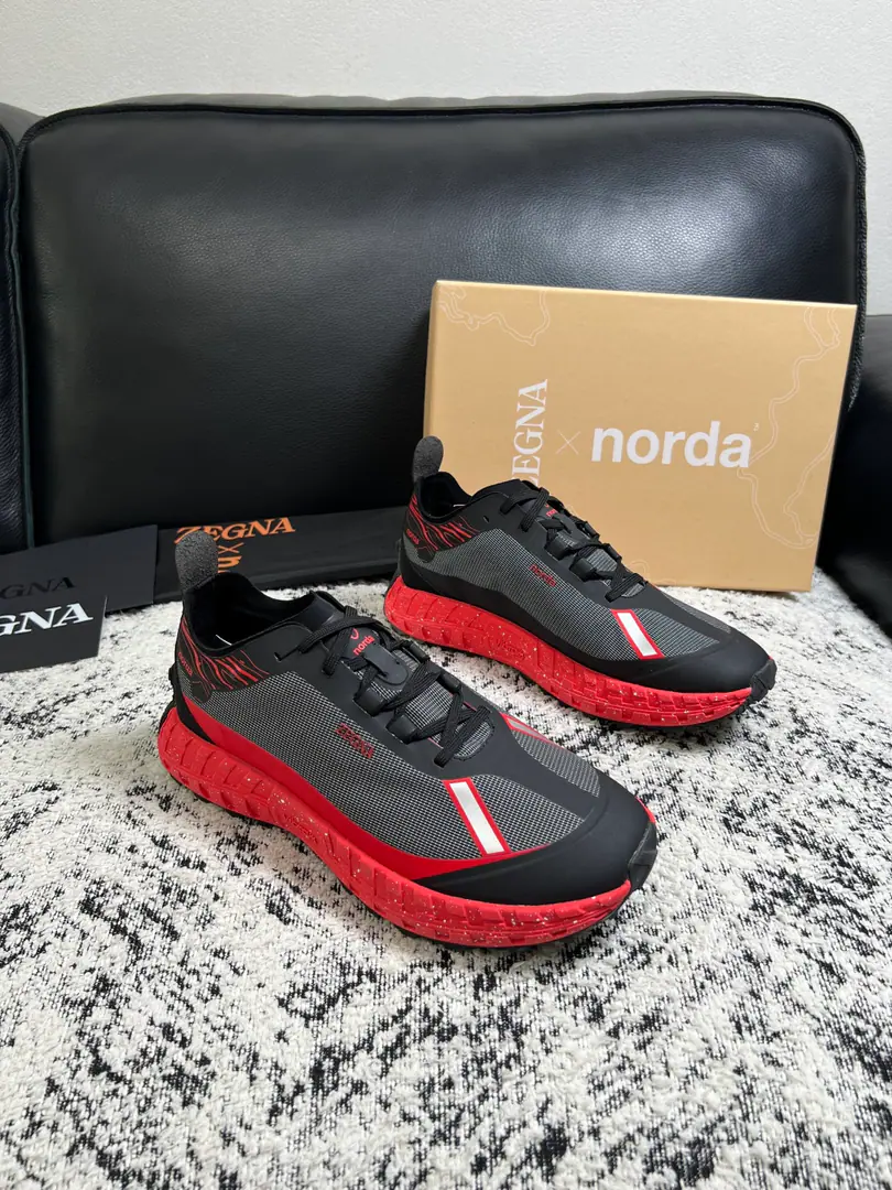 Zegna High Quality Top-level craft Jenya. New plant configuration for cabinet, Italian imports of cow flour, Importing cattle mats., I'm comfortable with air., Shoes under the sole.: The original factory is super comfortable with the original base., The original factory and the single. Codes 39-44（Sold 45 ）