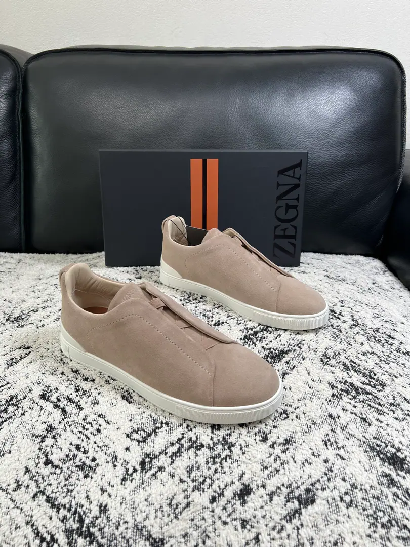 Zegna High Quality Top-level craft Jenya. New plant configuration for cabinet, Italian imports of cow flour, Importing cattle mats., I'm comfortable with air., Shoes under the sole.: The original factory is super comfortable with the original base., The original factory and the single. Codes 39-44（Sold 45 46 ）