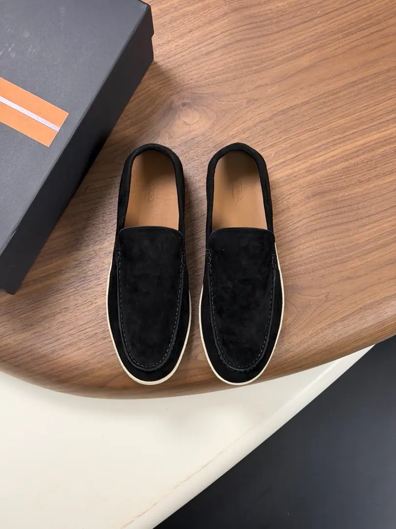 Ermenegildo Zegna Jenya. Old Money. Pyre skin./Pecktail. - Tetsu-shoes. This one. Old Money. - Tetsu-shoes. The fabric is made of a grain of cow skin with a velvet face., The tie is designed to be modern and retro-looking.. I'm so creative. I'm so excited about the way that I'm going to put my shoes on.. Natural rubber shoes are so powerful., Shoe mattress with custom design. This German sports shoe is in the Jenie Oasis.（Oasi Zegna） The name of the highway., Show the flexibility of brands to the times.. The soles are light and flexible., Nice catch.. A new, asymmetrical shoe bottom-strateinal salute. The early appearance of the highway.. Signal same-synthetic sew lines and side branding are mutually reinforcing., The symbol of the uniquely fashioned version of the Jania brand... It's more sophisticated with a leather leather shirt.. Version and Product Details: Pyre skin./Fly, leather., In the skin of a posh cow., Shoe pads.. Bottom-of-the-line sutures, practice, The base of the honey-colored natural rubber shoes., ♪ Dismantled memory shoes, To add a modern sense of motion to this leisure shoe.. Product Code: LHSOY-S8218Z-TDM Italian manufacture. Size: 39/40/41/42/43/44/45,Standard leather shoe size. Box packing, Take the bag with the shoe.！