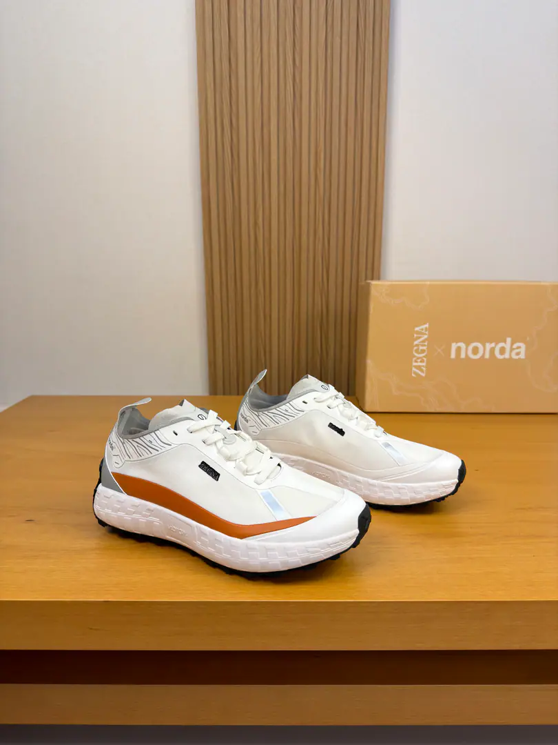 【zegna 】Janja Joint Fundnorda Sports shoes. This sports shoe is so good at getting air on its feet., This moving sneakers is a solid support., Show some character.. A sharp impact design., I don't care about the stadium or the field., It's all about focusing.. The car's got a condom, the way it's done., Movable footbeds. I'll wear them lightly., Soft-ass soles., The Big Bottom is designed toVlbramBrandLOGOnegative, Earthquake-proof.. The process of making perfect combination with high technology., It's so cozy., Excellent performance.. Size: 39/40/41/42/43/44 （38, 45, Customable）New packaging, Take the bag with the shoe.