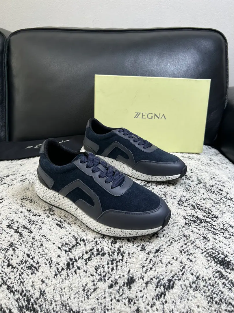 ⚠️Just change the code and don't back off.⚠️ Zegna High Quality Top-level craft Jenya. New plant configuration for cabinet, Italian imports of cow flour, Importing cattle mats., I'm comfortable with air., Shoes under the sole.: The original factory is super comfortable with the original base., The original factory and the single. Welcome to the comparison., Codes 39-44（Sold 45 46 47 ）