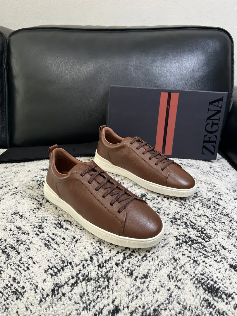 ⚠️Just change the code and don't back off.⚠️ Zegna High Quality Top-level craft Jenya. New plant configuration for cabinet, Italian imports of cow flour, Importing cattle mats., I'm comfortable with air., Shoes under the sole.: The original factory is super comfortable with the original base., The original factory and the single. Welcome to the comparison., Codes 39-44（Sold 45 46 47 ）