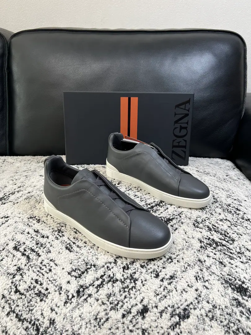 Zegna High Quality Top-level craft Jenya. New plant configuration for cabinet, Italian imports of cow flour, Importing cattle mats., I'm comfortable with air., Shoes under the sole.: The original factory is super comfortable with the original base., The original factory and the single. Codes 39-44（Sold 45 46 ）