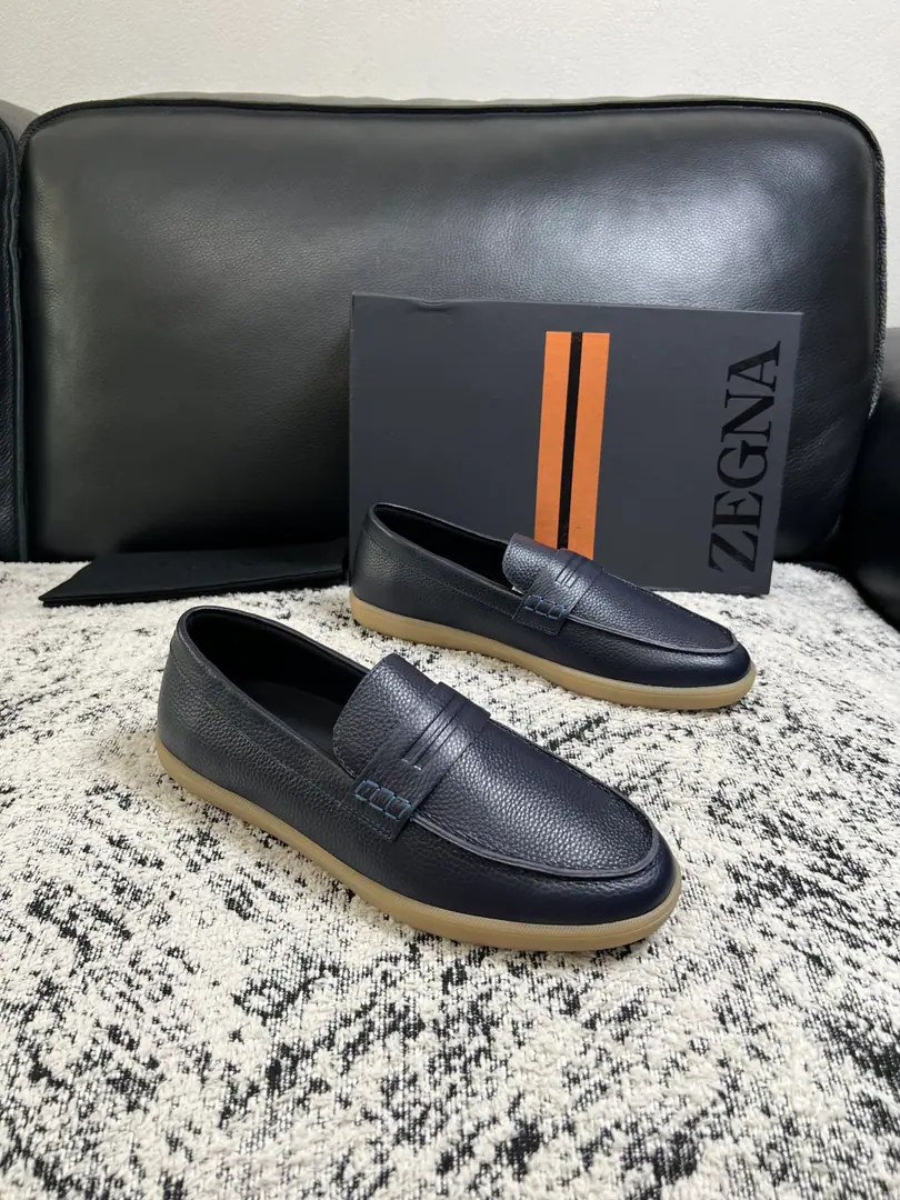 ⚠️Just change the code and don't back off.⚠️ Zegna High Quality Top-level craft Jenya. New plant configuration for cabinet, Italian imports of cow flour, Importing cattle mats., I'm comfortable with air., Shoes under the sole.: The original factory is super comfortable with the original base., The original factory and the single. Welcome to the comparison., Codes 39-44（Sold 45 46 47 ）
