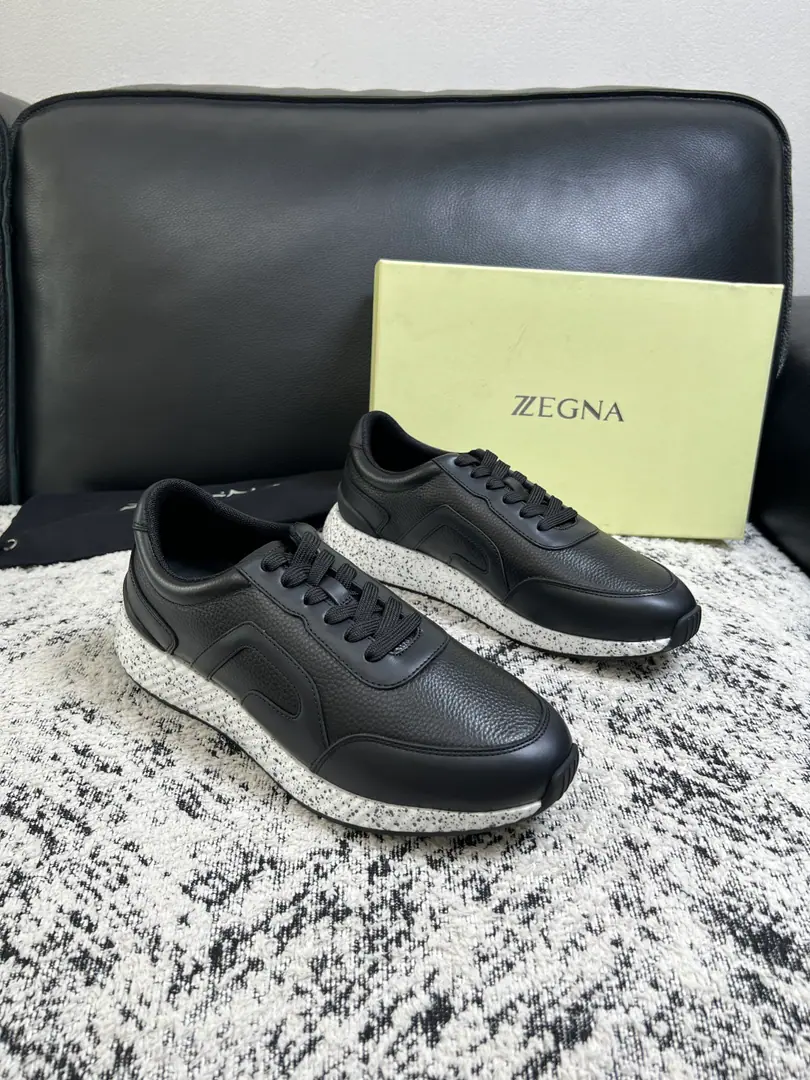 ⚠️Just change the code and don't back off.⚠️ Zegna High Quality Top-level craft Jenya. New plant configuration for cabinet, Italian imports of cow flour, Importing cattle mats., I'm comfortable with air., Shoes under the sole.: The original factory is super comfortable with the original base., The original factory and the single. Welcome to the comparison., Codes 39-44（Sold 45 46 47 ）