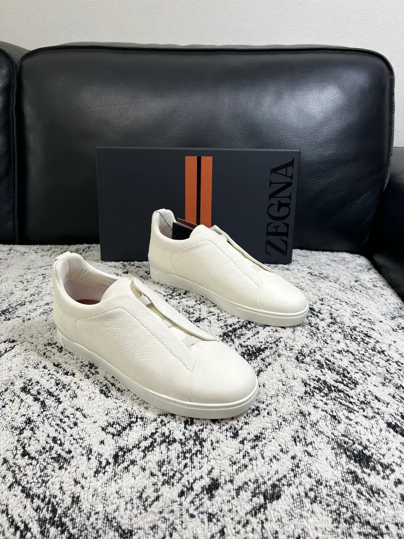 Zegna High Quality Top-level craft Jenya. New plant configuration for cabinet, Italian imports of cow flour, Importing cattle mats., I'm comfortable with air., Shoes under the sole.: The original factory is super comfortable with the original base., The original factory and the single. Codes 39-44（Sold 45 46 ）