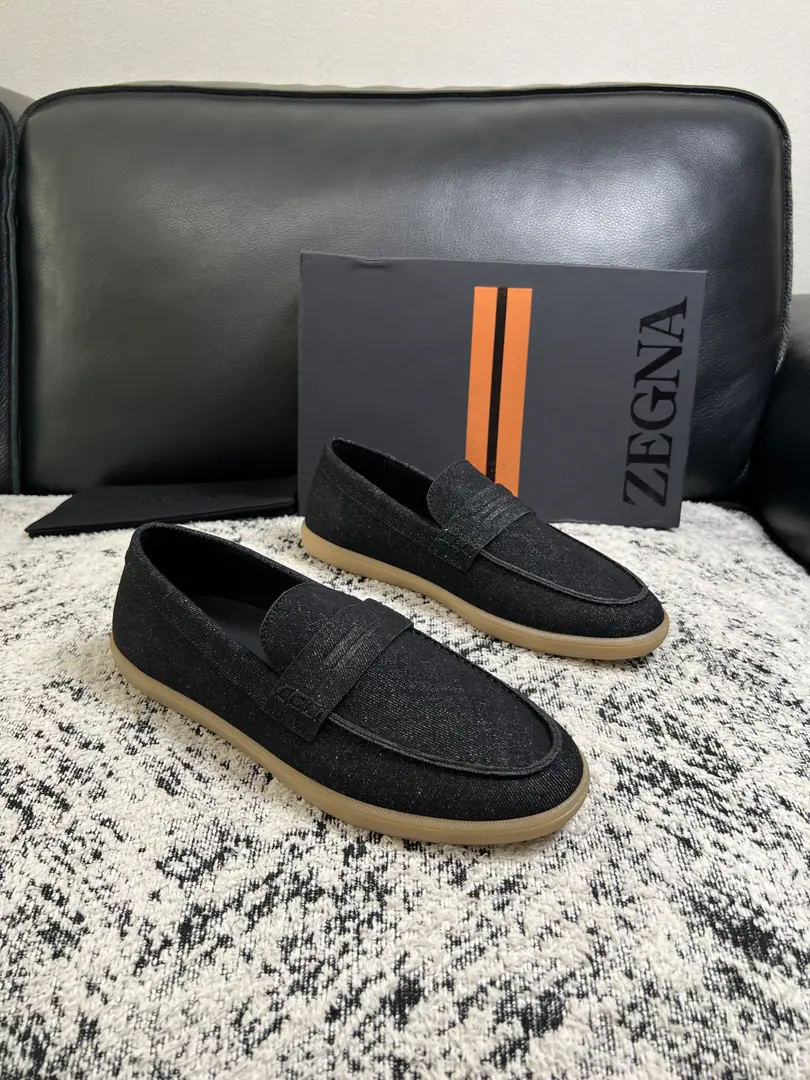 ⚠️Just change the code and don't back off.⚠️ Zegna High Quality Top-level craft Jenya. New plant configuration for cabinet, Italian imports of cow flour, Importing cattle mats., I'm comfortable with air., Shoes under the sole.: The original factory is super comfortable with the original base., The original factory and the single. Welcome to the comparison., Codes 39-44（Sold 45 46 47 ）