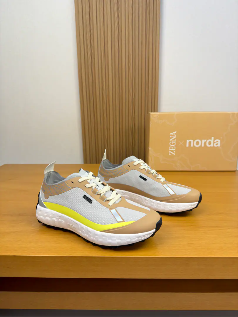 【zegna 】Janja Joint Fundnorda Sports shoes. This sports shoe is so good at getting air on its feet., This moving sneakers is a solid support., Show some character.. A sharp impact design., I don't care about the stadium or the field., It's all about focusing.. The car's got a condom, the way it's done., Movable footbeds. I'll wear them lightly., Soft-ass soles., The Big Bottom is designed toVlbramBrandLOGOnegative, Earthquake-proof.. The process of making perfect combination with high technology., It's so cozy., Excellent performance.. SizeSize: 39.40.41.42.43.44 （38.45.Customable）New packaging, Take the bag with the shoe.