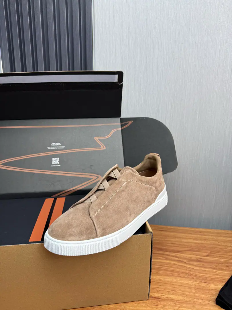 Plant Jenya.【ZEGNA】Scum. The big one.🔥High quality out.✅ Simple style, Soft, Easy. Low profile luxury.!Fabulous.: Original Deer Skin！Uchi.: Skin mat for the calf.！Ecliques and feet.！All of Lats. More air and comfort.！TUP♪ And the vacuum is the bottom ♪！ 38-46（38 45 46I'll make sure I don't change it.）