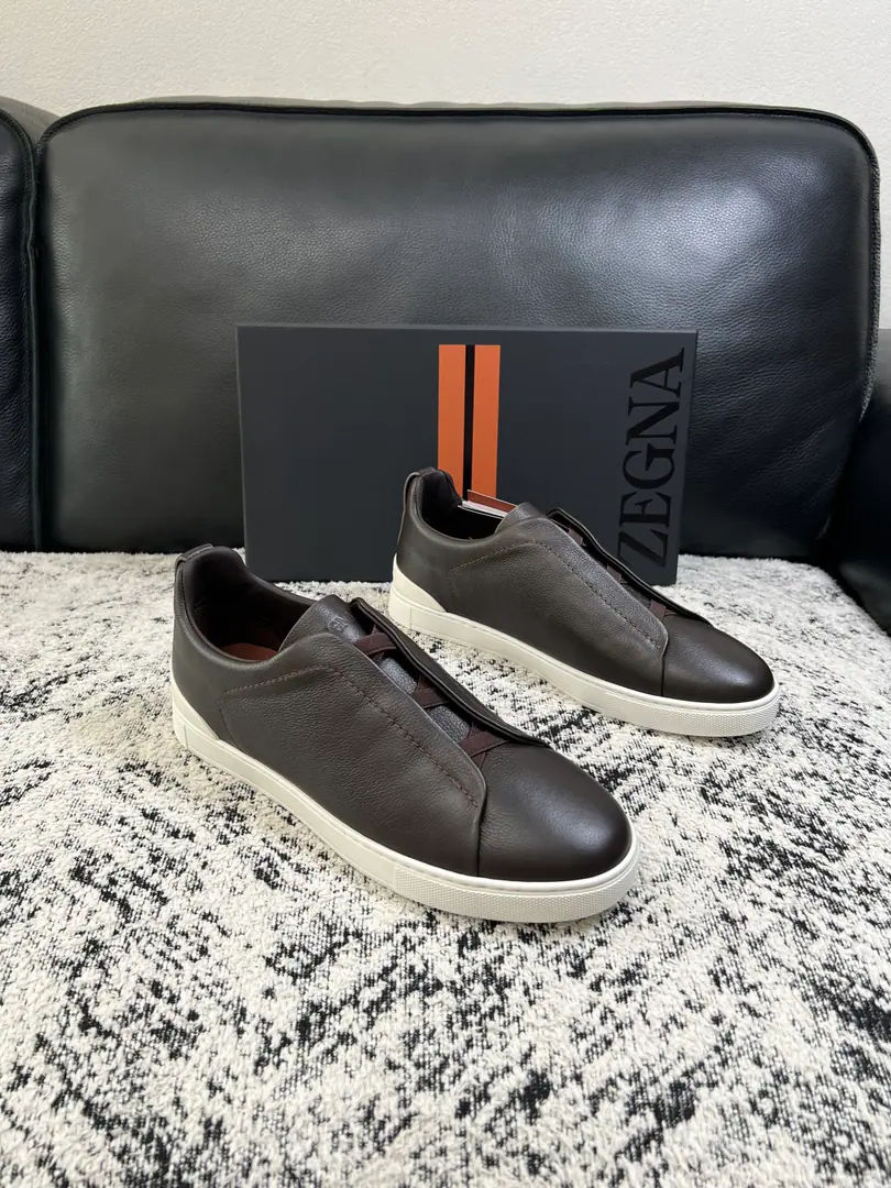 Zegna High Quality Top-level craft Jenya. New plant configuration for cabinet, Italian imports of cow flour, Importing cattle mats., I'm comfortable with air., Shoes under the sole.: The original factory is super comfortable with the original base., The original factory and the single. Codes 39-44（Sold 45 46 ）