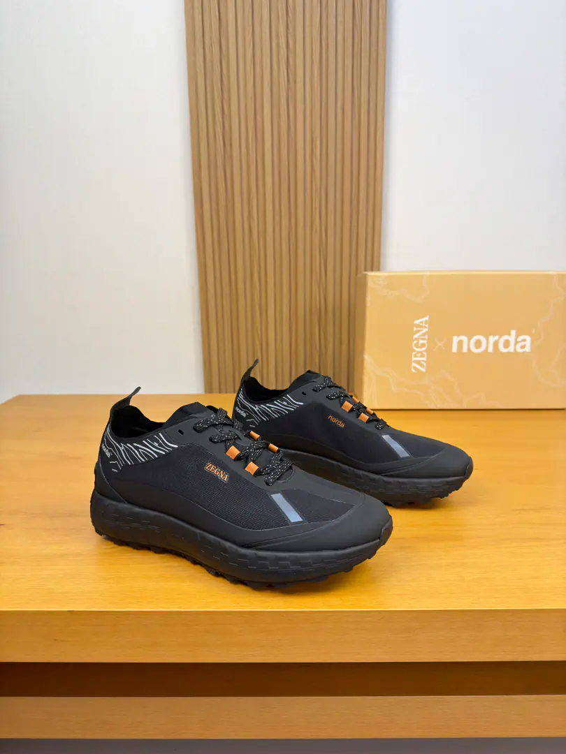 【zegna 】Janja Joint Fundnorda Sports shoes. This sports shoe is so good at getting air on its feet., This moving sneakers is a solid support., Show some character.. A sharp impact design., I don't care about the stadium or the field., It's all about focusing.. The car's got a condom, the way it's done., Movable footbeds. I'll wear them lightly., Soft-ass soles., The Big Bottom is designed toVlbramBrandLOGOnegative, Earthquake-proof.. The process of making perfect combination with high technology., It's so cozy., Excellent performance.. SizeSize: 39.40.41.42.43.44 （38.45.Customable）New packaging, Take the bag with the shoe.