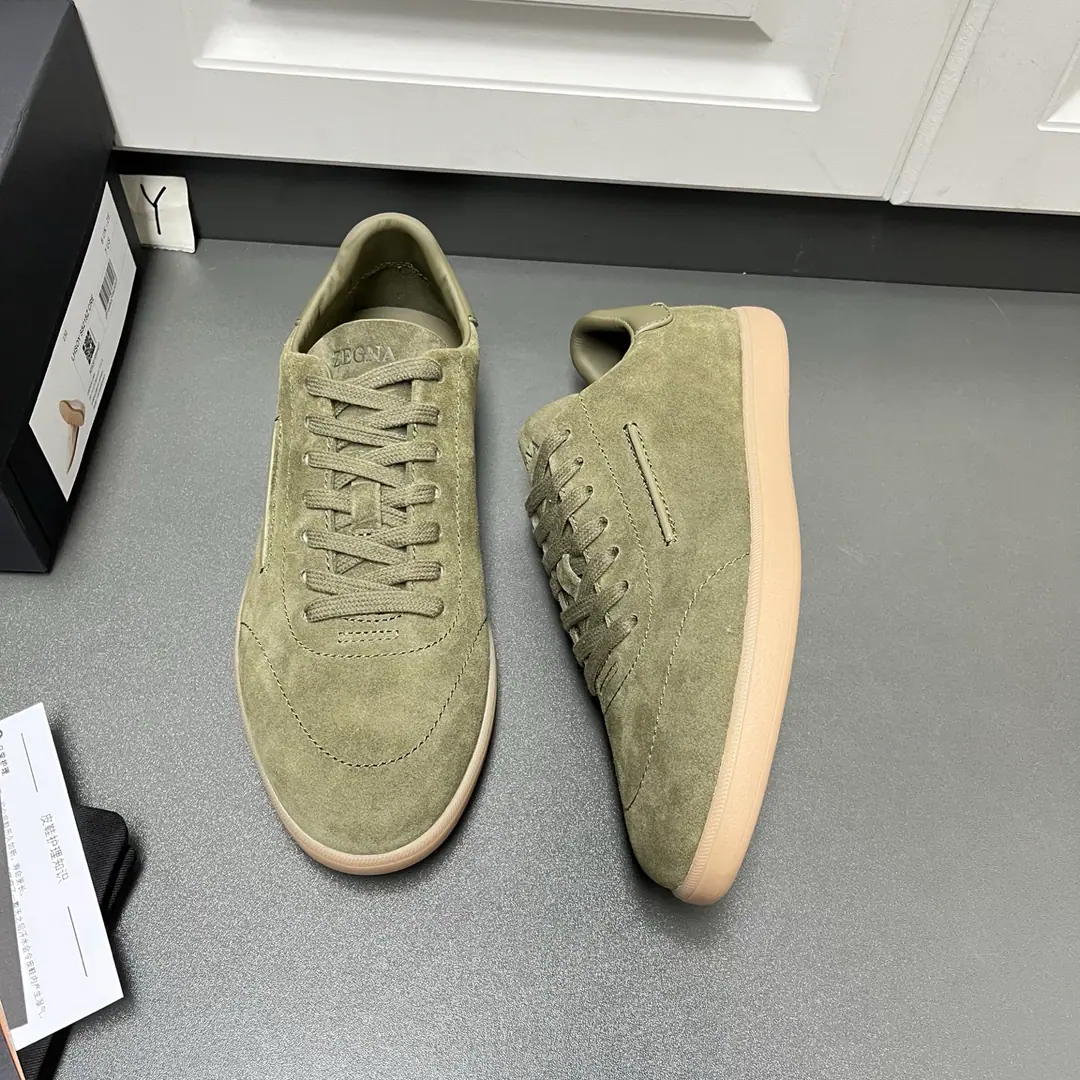 New ColourErmenegildo Zegna Jenya. TRIPLE STITCH™ MONTE Luxury leisure shoes. This is the Genia Oasis.(Oasi Zegna) The name of the highway., Show the flexibility of brands to the times.. The soles are light and flexible., Nice catch., A new radiant shoe underlay. The early appearance of the highway.. Signal same-synthetic sew lines and side branding are mutually reinforcing., The symbol of the uniquely fashioned version of the Jania brand.. Version and Product Details:Slippery cow skins bumped into a velvet cow skin., Hand-sewd three-fold cross-tightness. The mats in the cow's skin., The car's got a condom, the way it's done.. Black Vibram® Upgraded ground-capture soles, Heel with Janja. Road branding.. Sanitized® I can tear off my shoe bed.. The shoes are elegant and leisurely., Targeting foot travel., A companion to travel any time of the year.. Skins size.: 39/40/41/42/43/44（45Make a reservation.）