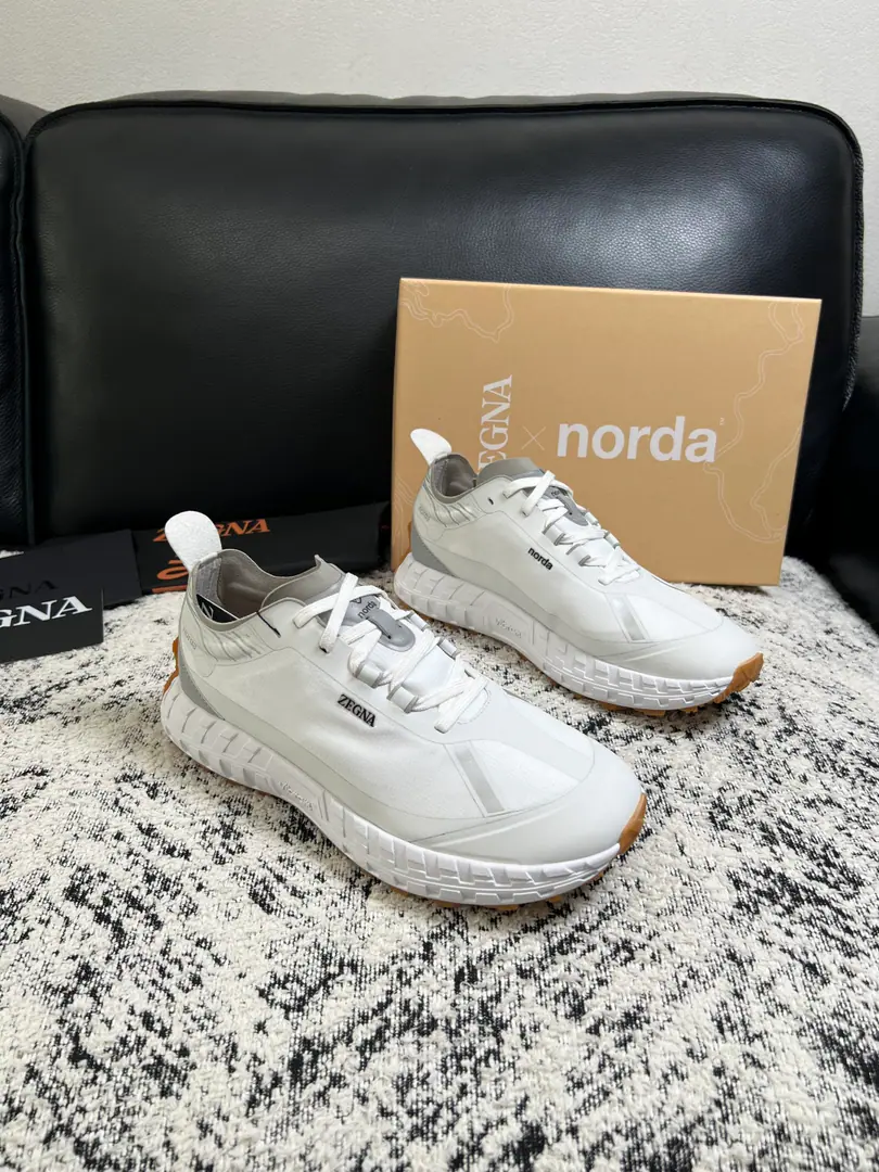 Zegna High Quality Top-level craft Jenya. New plant configuration for cabinet, Italian imports of cow flour, Importing cattle mats., I'm comfortable with air., Shoes under the sole.: The original factory is super comfortable with the original base., The original factory and the single. Codes 39-44（Sold 45 ）