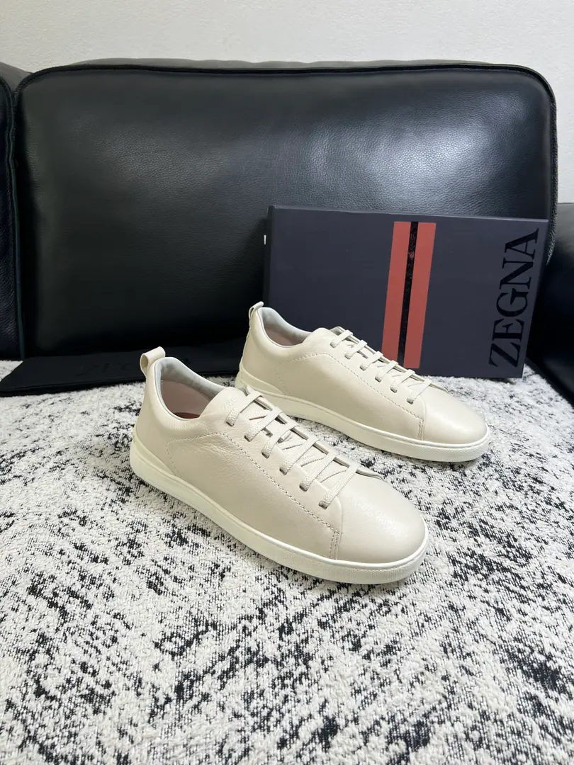 ⚠️Just change the code and don't back off.⚠️ Zegna High Quality Top-level craft Jenya. New plant configuration for cabinet, Italian imports of cow flour, Importing cattle mats., I'm comfortable with air., Shoes under the sole.: The original factory is super comfortable with the original base., The original factory and the single. Welcome to the comparison., Codes 39-44（Sold 45 46 47 ）