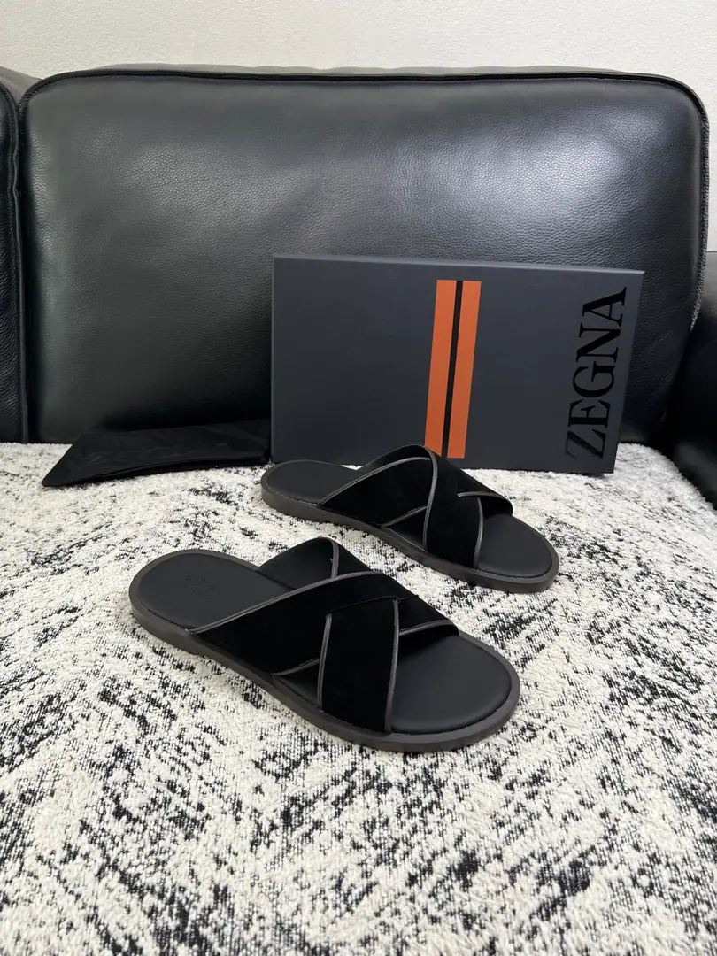 Zegna High Quality Top-level craft Jenya. New original plant configuration for slippers, Italian imports of cow flour, Importing cattle mats., I'm comfortable with air., Shoes under the sole.: The original factory is super comfortable with the original base., The original factory and the single. Codes 39-44（Sold 45 ）
