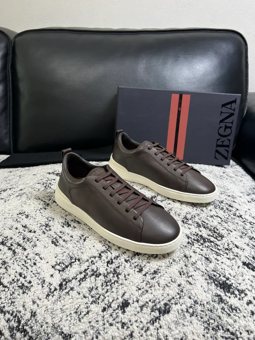 ⚠️Just change the code and don't back off.⚠️ Zegna High Quality Top-level craft Jenya. New plant configuration for cabinet, Italian imports of cow flour, Importing cattle mats., I'm comfortable with air., Shoes under the sole.: The original factory is super comfortable with the original base., The original factory and the single. Welcome to the comparison., Codes 39-44（Sold 45 46 47 ）