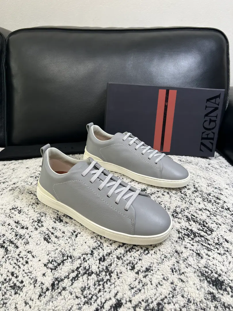 ⚠️Just change the code and don't back off.⚠️ Zegna High Quality Top-level craft Jenya. New plant configuration for cabinet, Italian imports of cow flour, Importing cattle mats., I'm comfortable with air., Shoes under the sole.: The original factory is super comfortable with the original base., The original factory and the single. Welcome to the comparison., Codes 39-44（Sold 45 46 47 ）