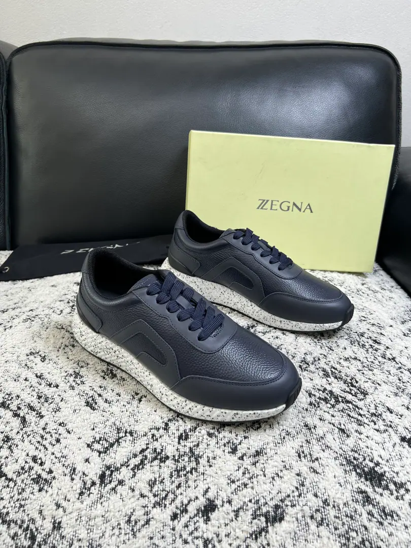⚠️Just change the code and don't back off.⚠️ Zegna High Quality Top-level craft Jenya. New plant configuration for cabinet, Italian imports of cow flour, Importing cattle mats., I'm comfortable with air., Shoes under the sole.: The original factory is super comfortable with the original base., The original factory and the single. Welcome to the comparison., Codes 39-44（Sold 45 46 47 ）