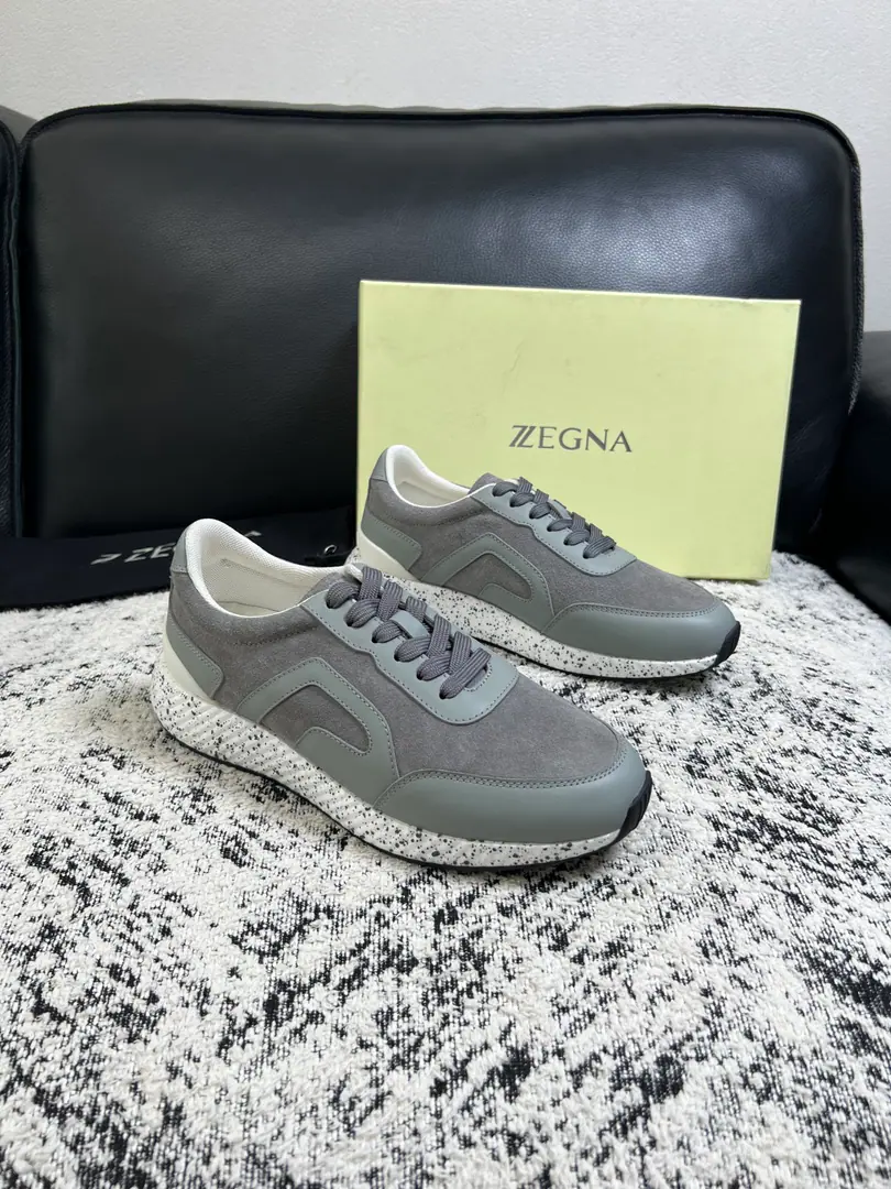 ⚠️Just change the code and don't back off.⚠️ Zegna High Quality Top-level craft Jenya. New plant configuration for cabinet, Italian imports of cow flour, Importing cattle mats., I'm comfortable with air., Shoes under the sole.: The original factory is super comfortable with the original base., The original factory and the single. Welcome to the comparison., Codes 39-44（Sold 45 46 47 ）