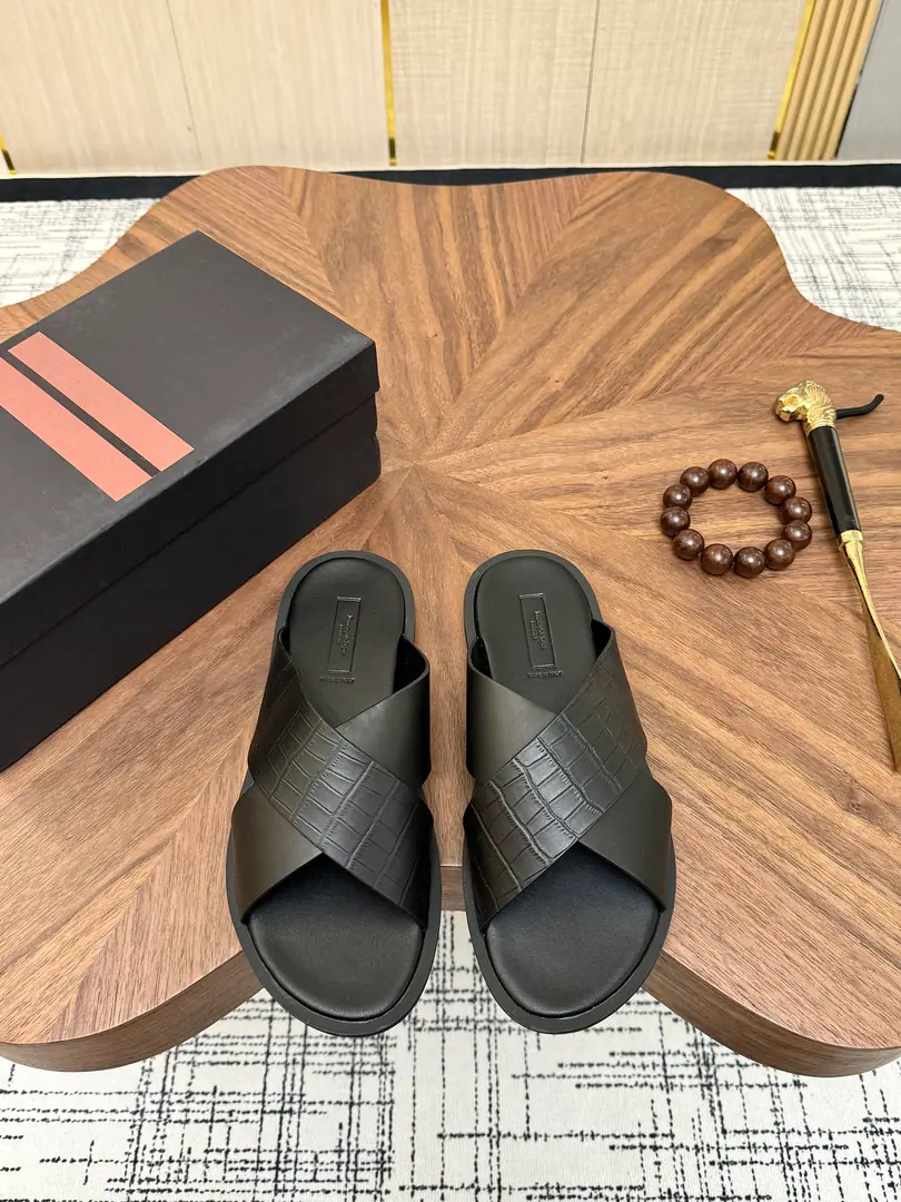 Get out of the factory.【Zegna】Jenya. High-end quality slippers The same star Wu ‼️Official Network1: 1, Men cross. One word for slippers., Original leather shoes., Pocket rubber combination, bottom, Codes: 39-46Multi-colour Multi-Purpose