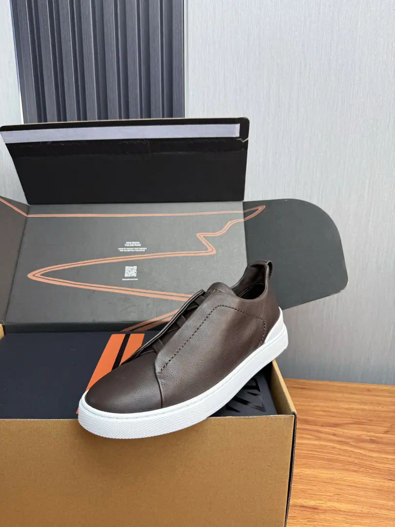 Plant Jenya.【ZEGNA】Scum. The big one.🔥High quality out.✅ Simple style, Soft, Easy. Low profile luxury.!Fabulous.: Original Deer Skin！Uchi.: Skin mat for the calf.！Ecliques and feet.！All of Lats. More air and comfort.！TUP♪ And the vacuum is the bottom ♪！ 38-46（38 45 46I'll make sure I don't change it.）