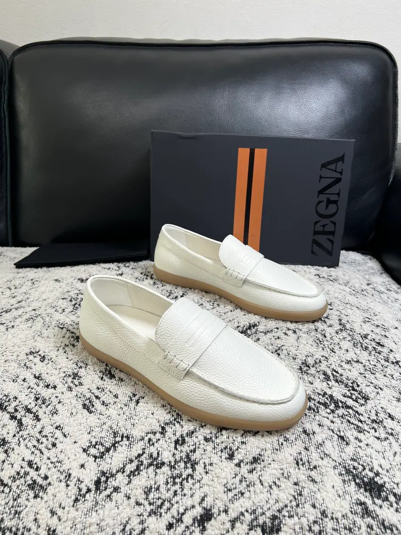 ⚠️Just change the code and don't back off.⚠️ Zegna High Quality Top-level craft Jenya. New plant configuration for cabinet, Italian imports of cow flour, Importing cattle mats., I'm comfortable with air., Shoes under the sole.: The original factory is super comfortable with the original base., The original factory and the single. Welcome to the comparison., Codes 39-44（Sold 45 46 47 ）