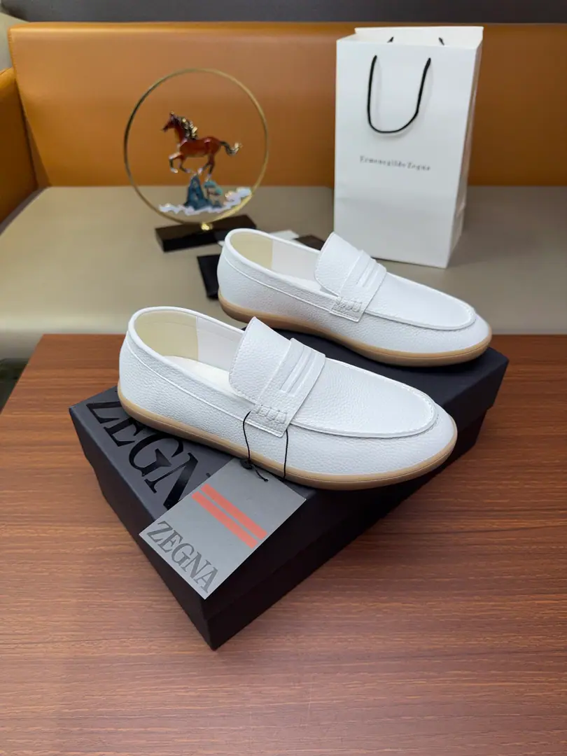 Get out of the factory.【Real value】🦭🦭Zegna/Jenya. A man's new recreational shoes.[Celebrate.][Celebrate.][Celebrate.][Celebrate.] This sneakers is in the Jeeniya Oasis.(Oasi Zegna) The name of the highway., Show the flexibility of brands to the times.. Semitransparent rubber soles light and flexible, Nice catch., A new radiant shoe underlay., The stride is a fine tribute. The early appearance of the highway.. Signal same-synthetic sew lines and side branding are mutually reinforcing., The symbol of the uniquely fashioned version of the Jania brand.. It's made of a fury of cattle., Disassemble shoe surfaces with modern and retrograde styles, By“ ”Skins mats., In the whole cow's skin., The upper feet are comfortable and leisurely., It's a little light.！Attach a full shoe suit box to the collection box.！ Codes: 39-40-41-42-43-44 -45Standard leather shoe size（38/46/47/48I'll make sure it's not changed.）