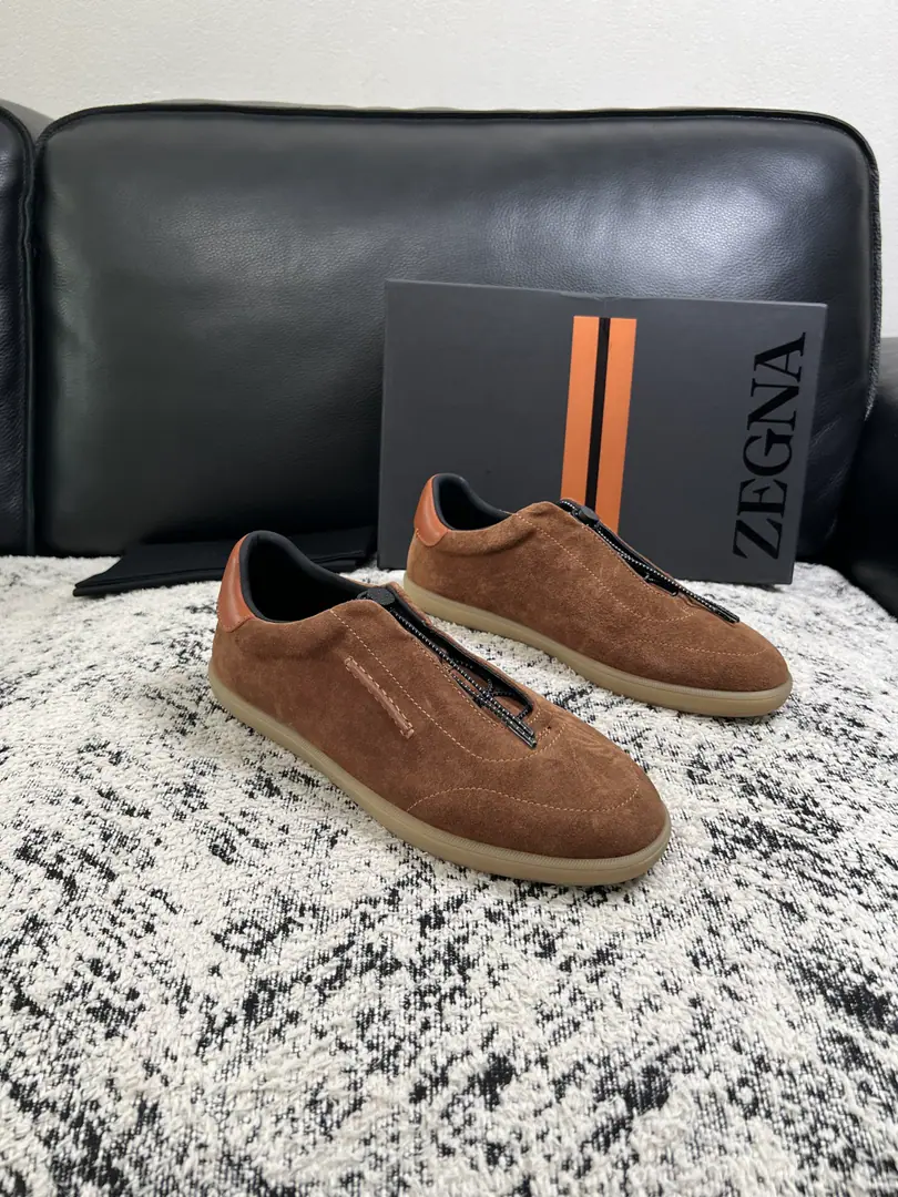 ⚠️Just change the code and don't back off.⚠️ Zegna High Quality Top-level craft Jenya. New plant configuration for cabinet, Italian imports of cow flour, Importing cattle mats., I'm comfortable with air., Shoes under the sole.: The original factory is super comfortable with the original base., The original factory and the single. Welcome to the comparison., Codes 39-44（Sold 45 46 47 ）