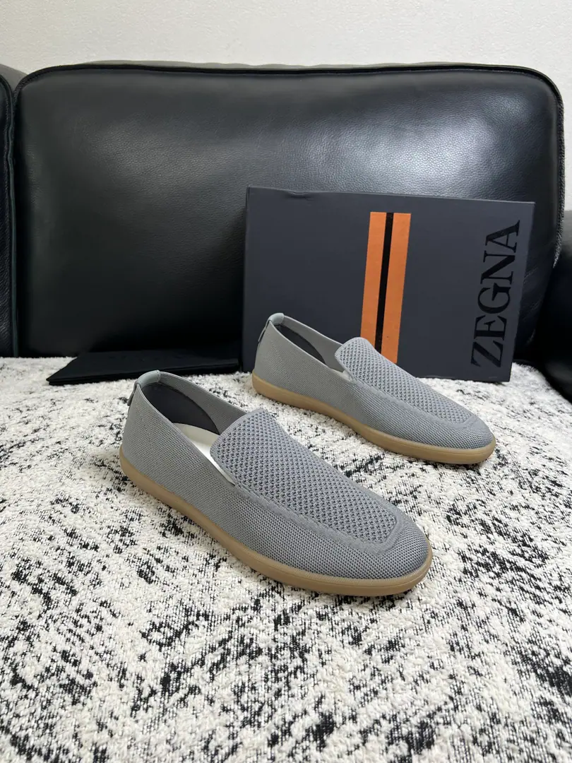 ⚠️Just change the code and don't back off.⚠️ Zegna High Quality Top-level craft Jenya. New plant configuration for cabinet, Italian imports of cow flour, Importing cattle mats., I'm comfortable with air., Shoes under the sole.: The original factory is super comfortable with the original base., The original factory and the single. Welcome to the comparison., Codes 39-44（Sold 45 46 47 ）
