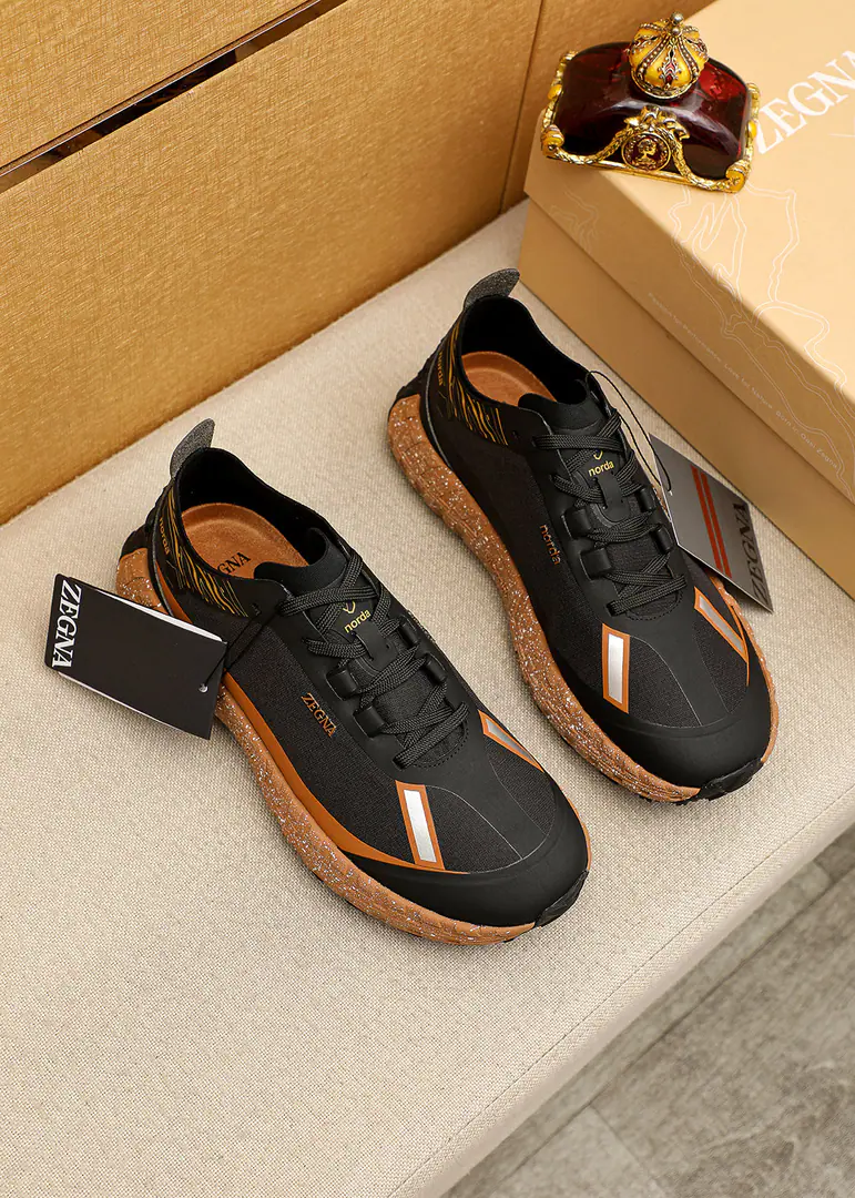 💐 Trade marks: Ermenegildo Zegna「 Jenya. 」Sports and leisure shoes Positive code number: 39-46（45.46I'll make sure I don't change it.） Commodity materials: I'm gonna go get some air-weaving shoes., Air-shoe cushions., Rubber slides over the top. Colours: 1⃣️2⃣️Colour Optional