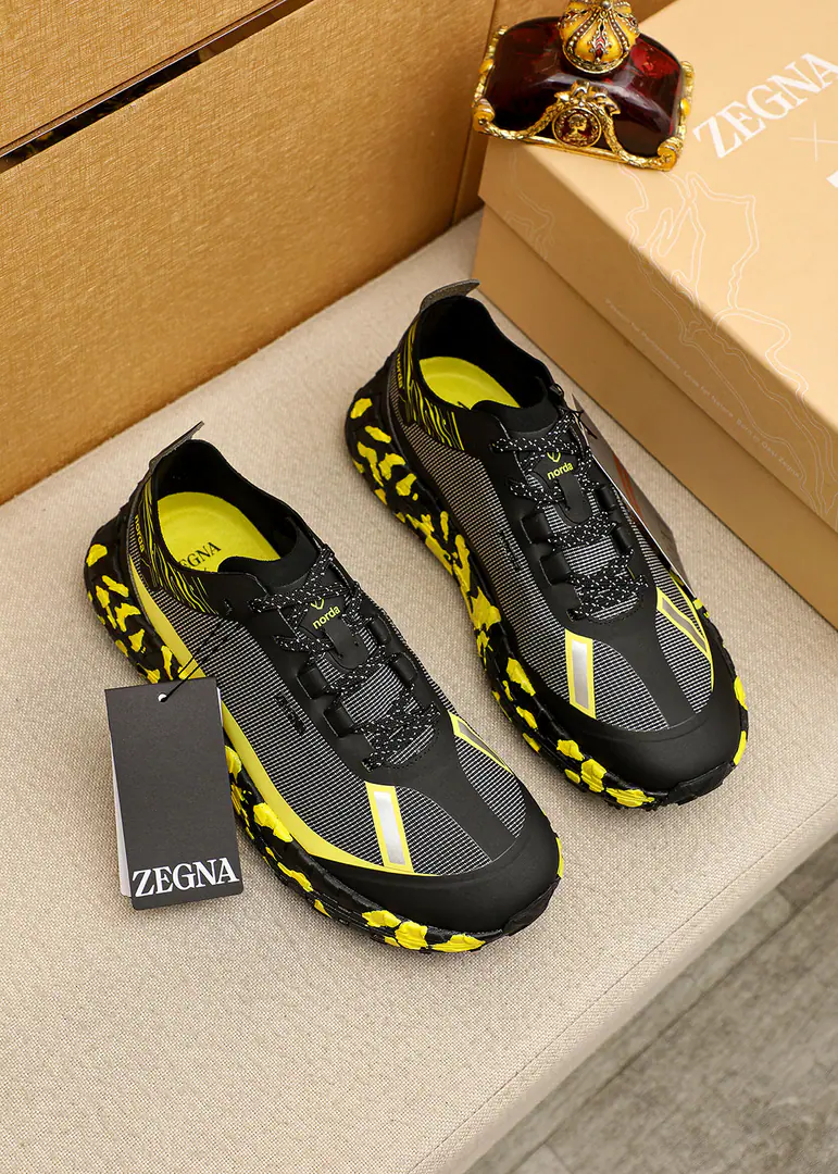 💐 Trade marks: Ermenegildo Zegna「 Jenya. 」Sports and leisure shoes Positive code number: 39-46（45.46I'll make sure I don't change it.） Commodity materials: I'm gonna go get some air-weaving shoes., Air-shoe cushions., Rubber slides over the top. Colours: 1⃣️2⃣️Colour Optional