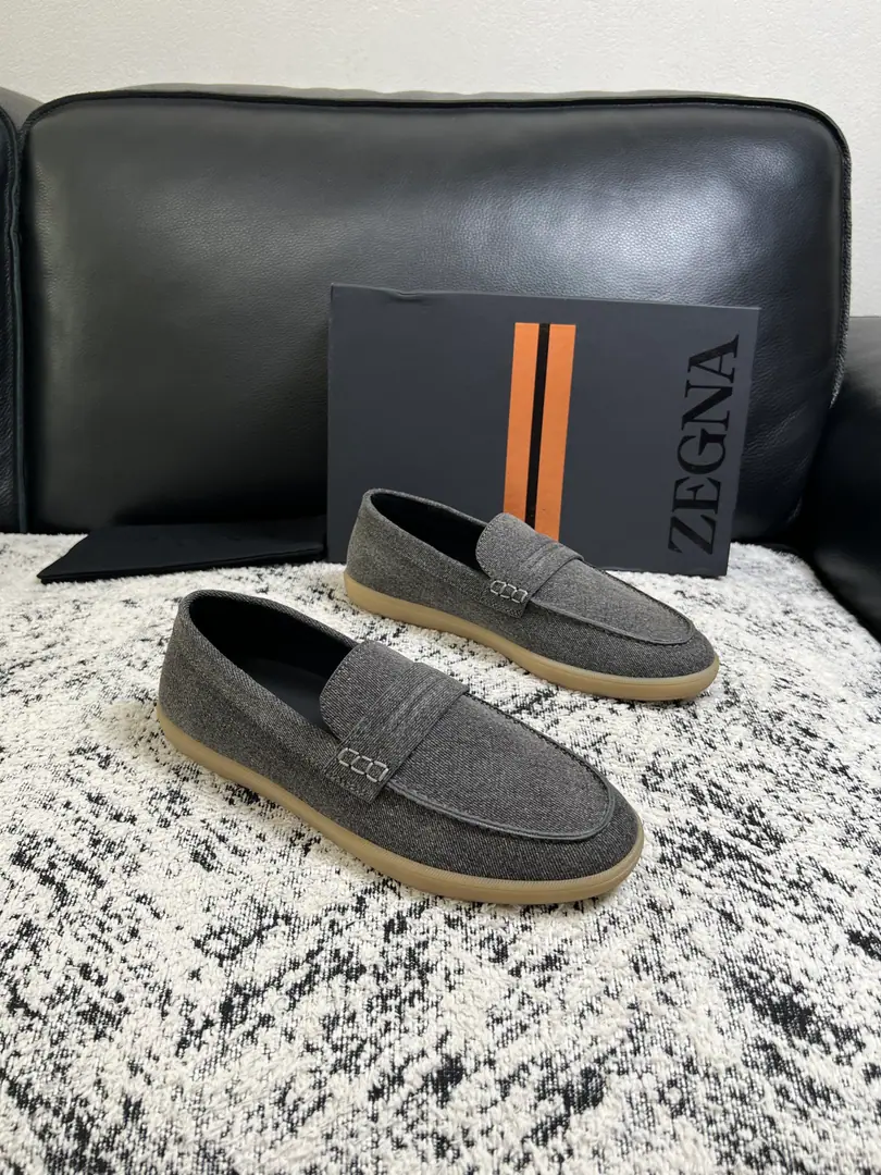 ⚠️Just change the code and don't back off.⚠️ Zegna High Quality Top-level craft Jenya. New plant configuration for cabinet, Italian imports of cow flour, Importing cattle mats., I'm comfortable with air., Shoes under the sole.: The original factory is super comfortable with the original base., The original factory and the single. Welcome to the comparison., Codes 39-44（Sold 45 46 47 ）