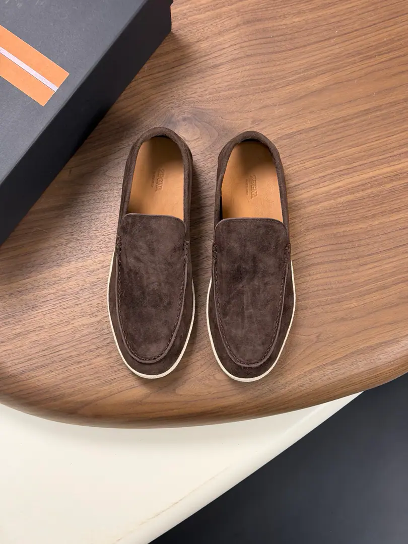 Ermenegildo Zegna Jenya. Old Money. Pyre skin./Pecktail. - Tetsu-shoes. This one. Old Money. - Tetsu-shoes. The fabric is made of a grain of cow skin with a velvet face., The tie is designed to be modern and retro-looking.. I'm so creative. I'm so excited about the way that I'm going to put my shoes on.. Natural rubber shoes are so powerful., Shoe mattress with custom design. This German sports shoe is in the Jenie Oasis.（Oasi Zegna） The name of the highway., Show the flexibility of brands to the times.. The soles are light and flexible., Nice catch.. A new, asymmetrical shoe bottom-strateinal salute. The early appearance of the highway.. Signal same-synthetic sew lines and side branding are mutually reinforcing., The symbol of the uniquely fashioned version of the Jania brand... It's more sophisticated with a leather leather shirt.. Version and Product Details: Pyre skin./Fly, leather., In the skin of a posh cow., Shoe pads.. Bottom-of-the-line sutures, practice, The base of the honey-colored natural rubber shoes., ♪ Dismantled memory shoes, To add a modern sense of motion to this leisure shoe.. Product Code: LHSOY-S8218Z-TDM Italian manufacture. Size: 39/40/41/42/43/44/45,Standard leather shoe size. Box packing, Take the bag with the shoe.！