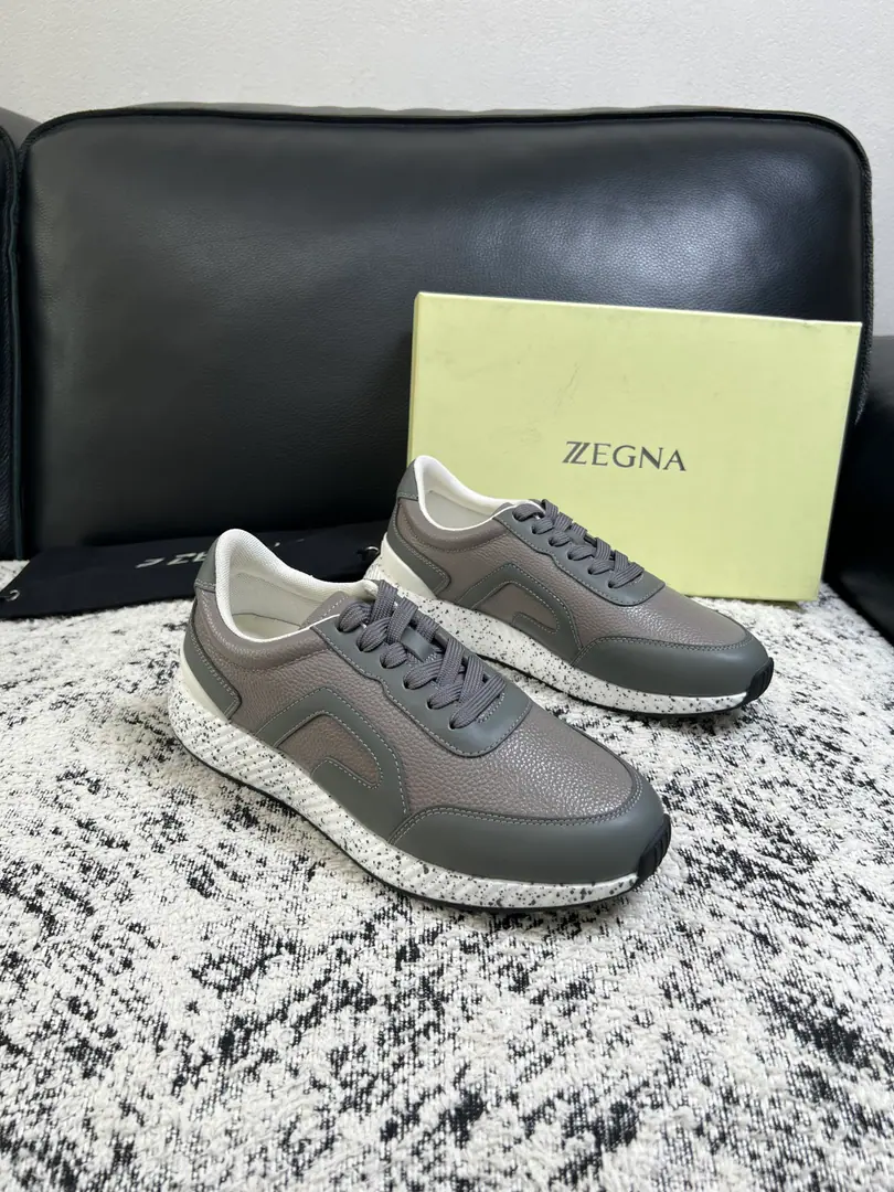 ⚠️Just change the code and don't back off.⚠️ Zegna High Quality Top-level craft Jenya. New plant configuration for cabinet, Italian imports of cow flour, Importing cattle mats., I'm comfortable with air., Shoes under the sole.: The original factory is super comfortable with the original base., The original factory and the single. Welcome to the comparison., Codes 39-44（Sold 45 46 47 ）