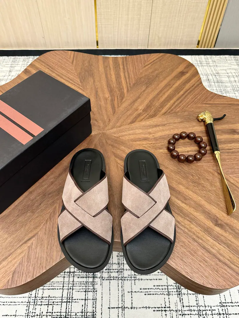Get out of the factory.【Zegna】Jenya. High-end quality slippers The same star Wu ‼️Official Network1: 1, Men cross. One word for slippers., Original leather shoes., Pocket rubber combination, bottom, Codes: 39-46Multi-colour Multi-Purpose